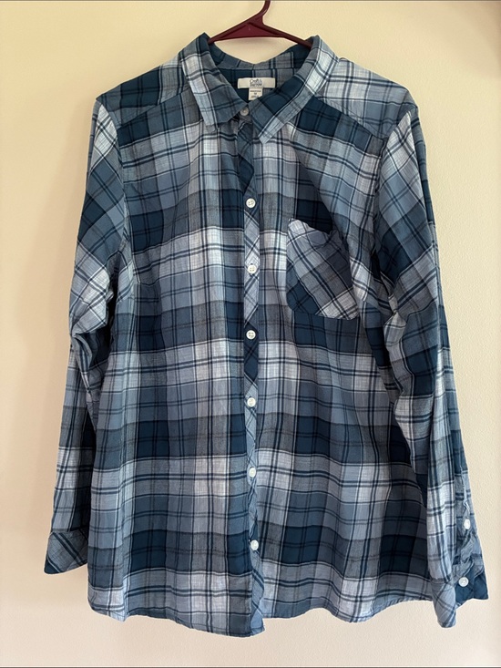 croft & barrow Tops - Croft & Barrow women’s 1X Navy and Light Blue Plaid Button-Down Shirt